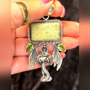 0113. NWOTs ~ Sterling Silver Gothic Style ~ Swiss Green Opal ~ Tsavorite ~